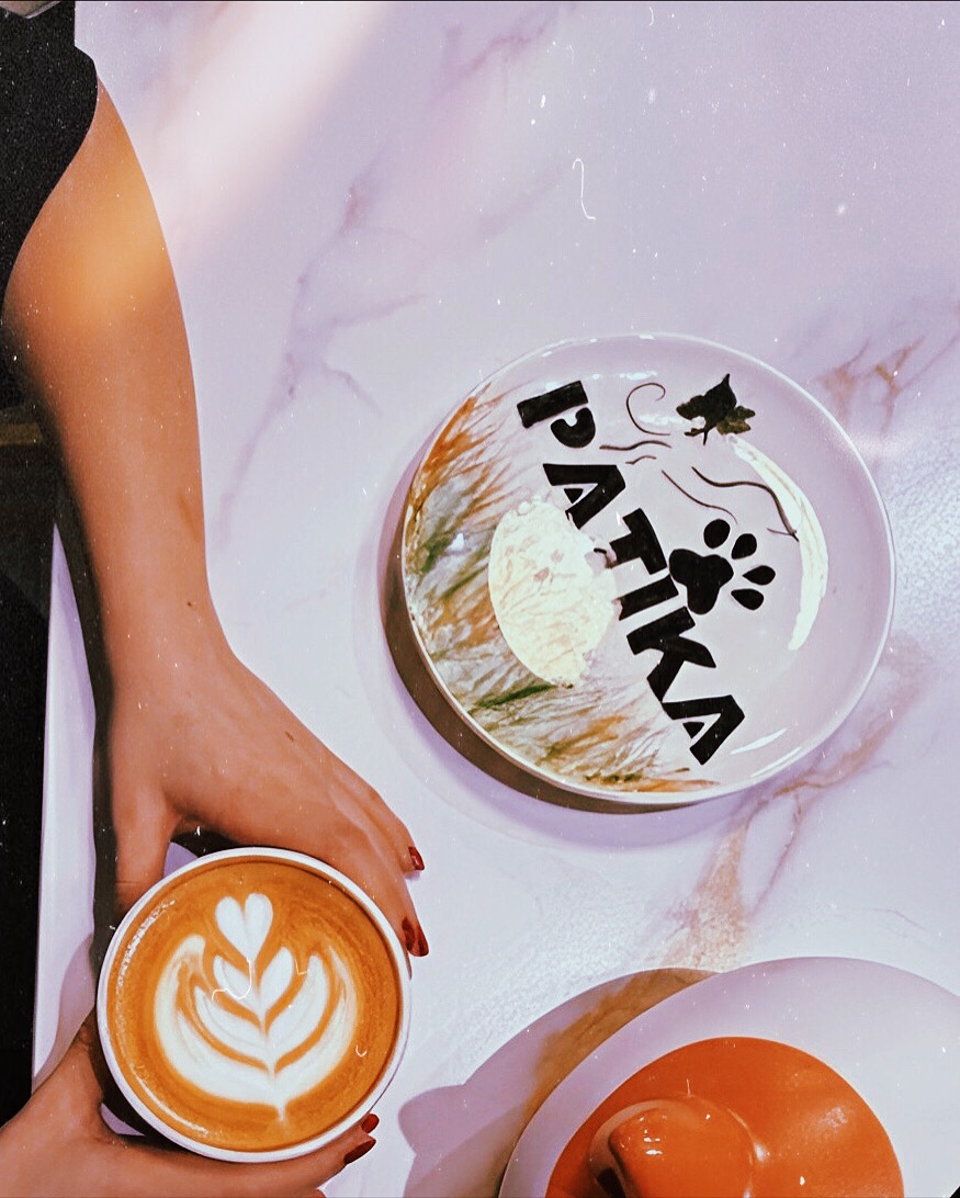 Friends at Patika